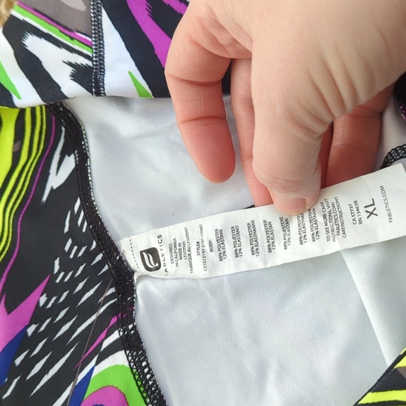 Fabletics neon print capri leggings - Picture 3 of 3